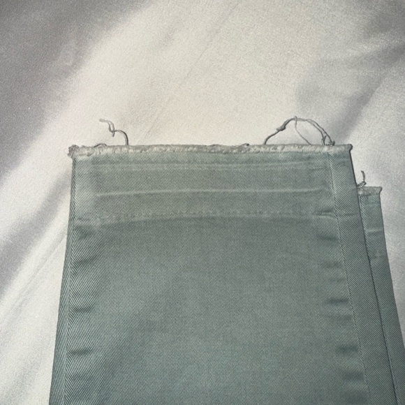 LOFT Women's Soft Gray/Blue Capri Pants Size 4P - Picture 3 of 5